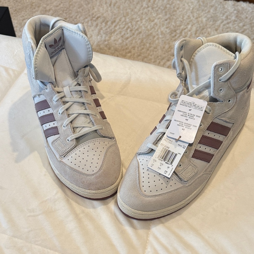 adidas Men’s High-Top Sneakers in Light Gray with Maroon Stripes  size 13 MWT